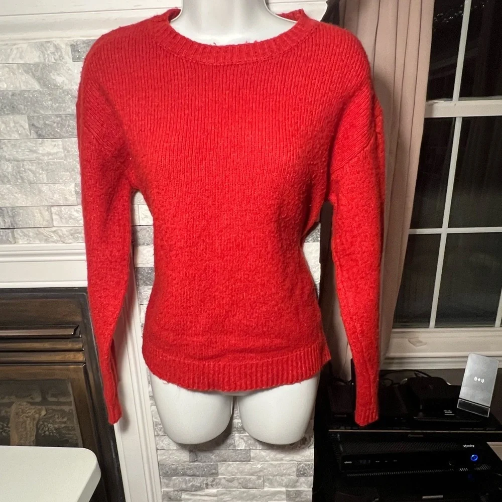 SHEIN Red Round-Neck Sweater – Size M